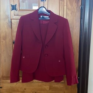 Tahari 2 piece Skirt Suit